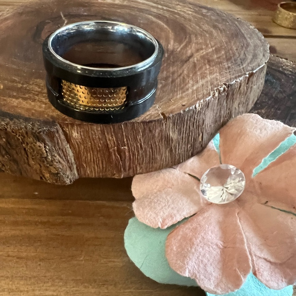 Tungsten mens wedding ring